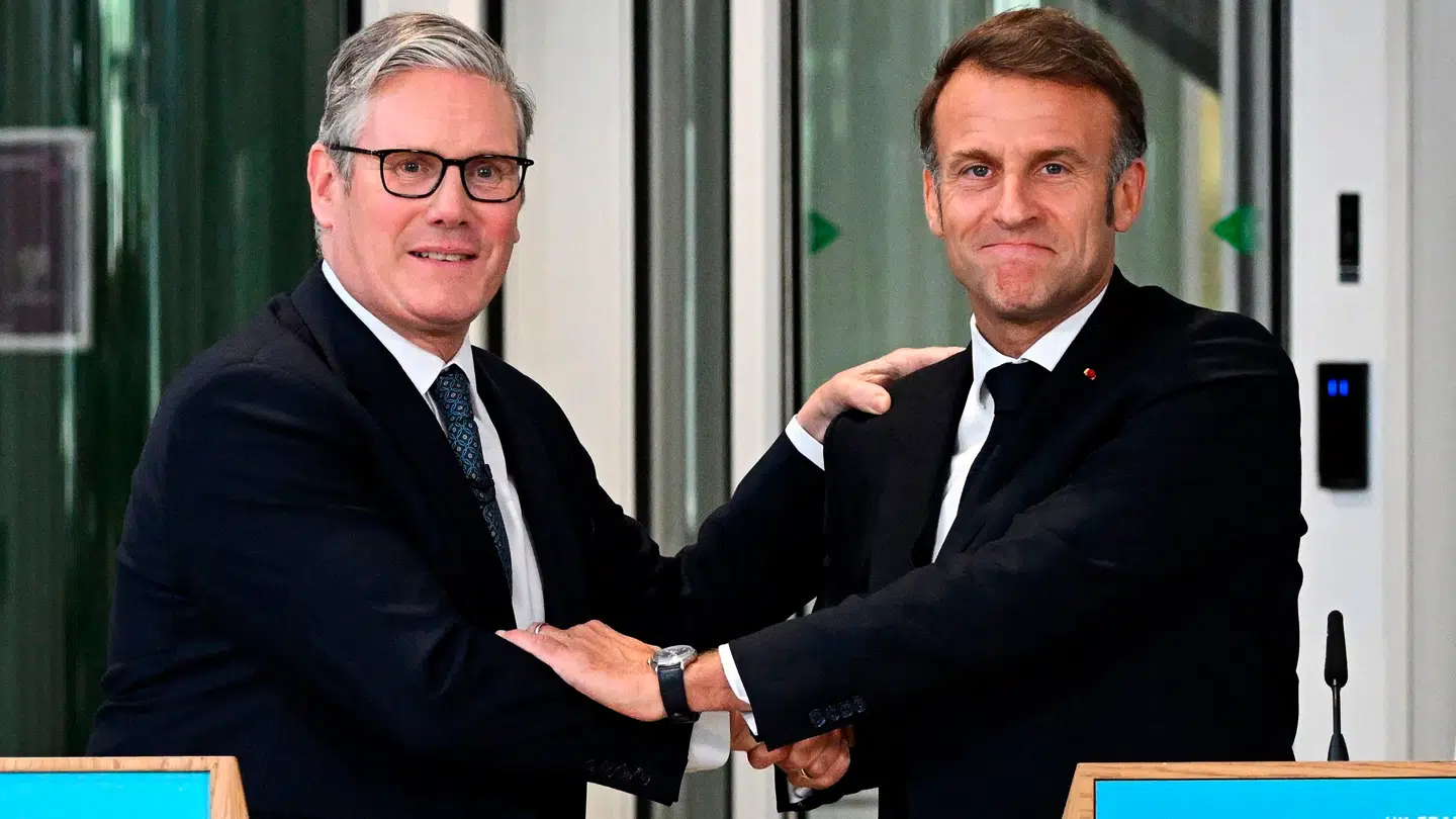 Storbritanniens premierminister, Keir Starmer (tv.) og Frankrigs præsident, Emmanuel Macron (th.) Begge lander agter at anerkende Palæstina som stat. Venstrefløjen i Danmark mener, at Danmark bør gøre det samme. Det er B.T.s debatredaktør, Joachim B. Olsen, uenig i. Onsdag tørnede han sammen med SF's Karsten Hønge i B.T.s debatpodcast, Borgerlig Tabloid. Tryk på link i bunden af leder.