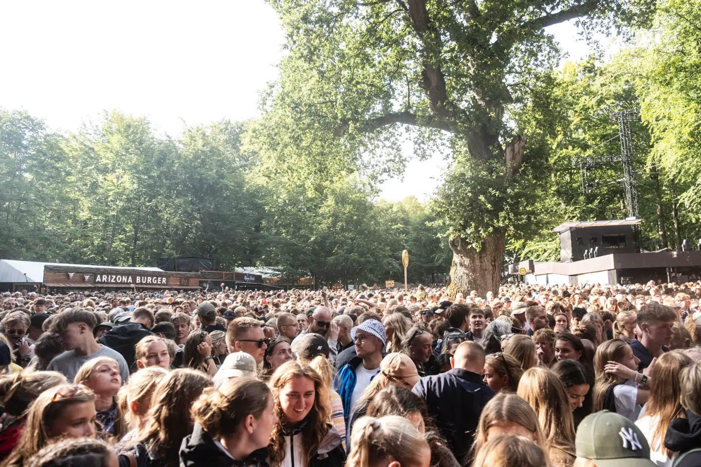 Der var propfyldt, så langt øjet rakte, da Aphaca spillede Stjernescenen på Smukfest onsdag den 6. august 2025.