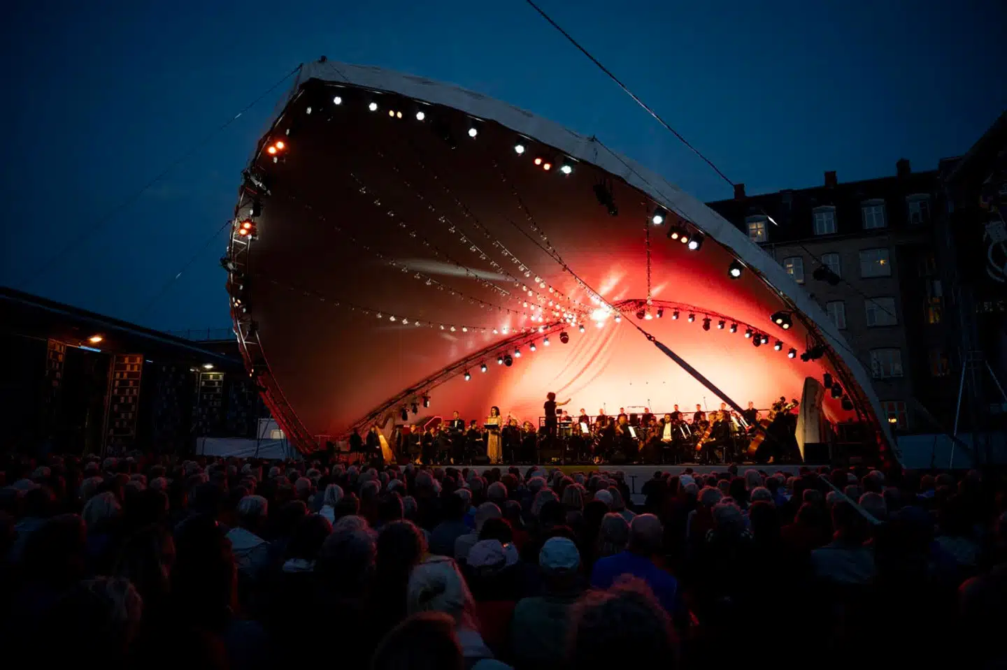 Copenhagen Opera Festival begynder 11. august. Her festivalscenen på Den Røde Plads.