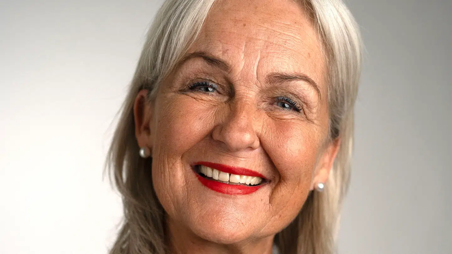 Lise-Lotte Bak bor til daglig i Viby på Sjælland.