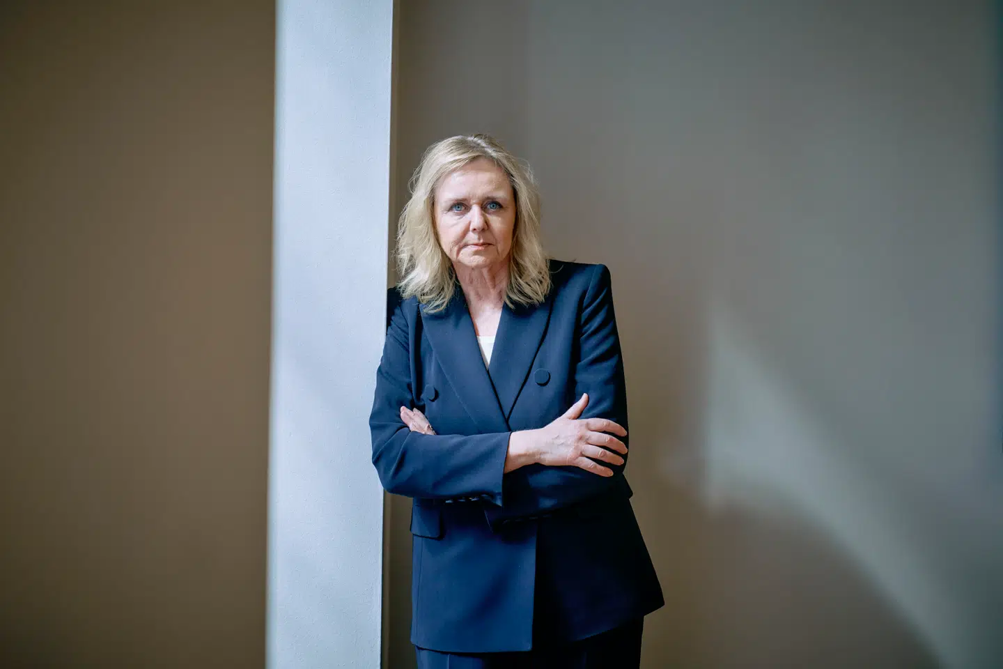 Det gør ondt i maven på Mona Juul, når hun ser antallet af unge på førtidspension blive ved med at stige.