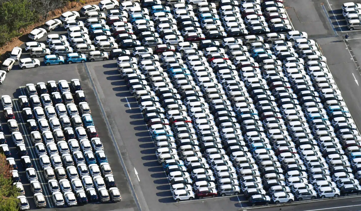 Det bliver dyrere for bilgiganten Toyota at sælge biler i USA med de nye toldsatser.