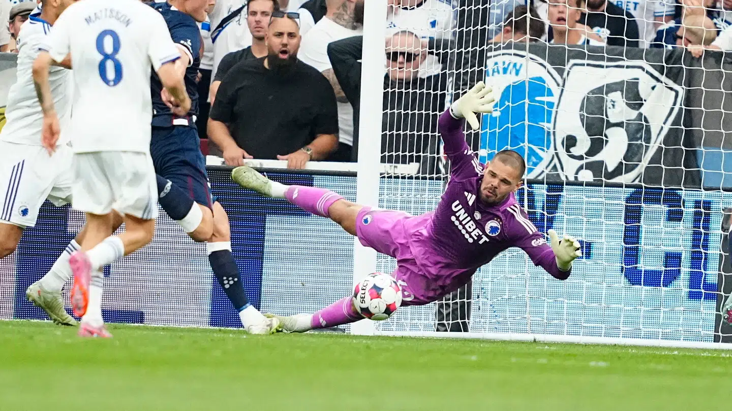 Dominik Kotarski havde ikke en heldig dag på kontoret for FCK.