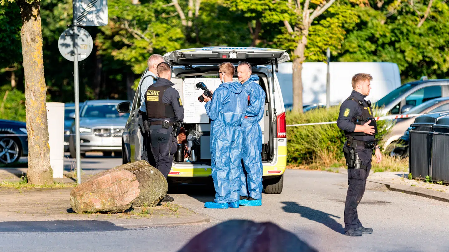 Politiet arbejder fortsat i Gersagerparken i Greve med hundepatruljer og kriminalsikring.