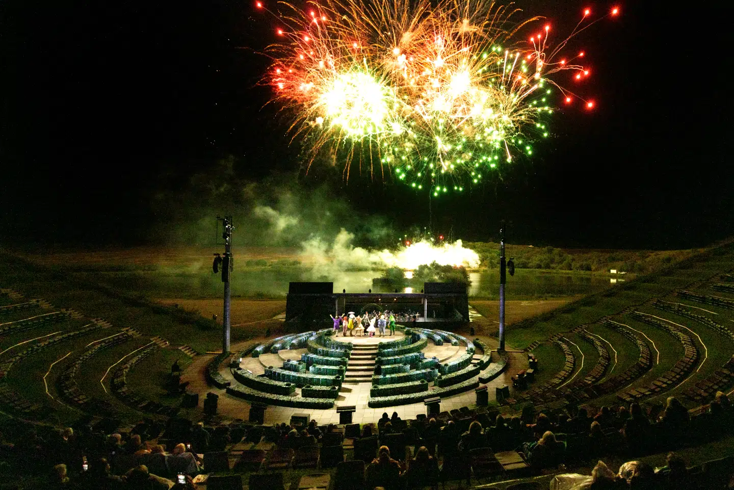 Den store finale: »Figaro« på Vestegnen slutter med fyrværkeri.