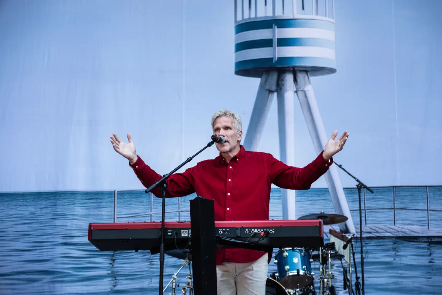 Han er en finurlig fætter, ham Jascha Richter, forsanger i Michael Learns to Rock. For han er fra naturens side slet ikke skabt til at være forsanger i et band. Det blev tydeligt lørdag på Smukfest.