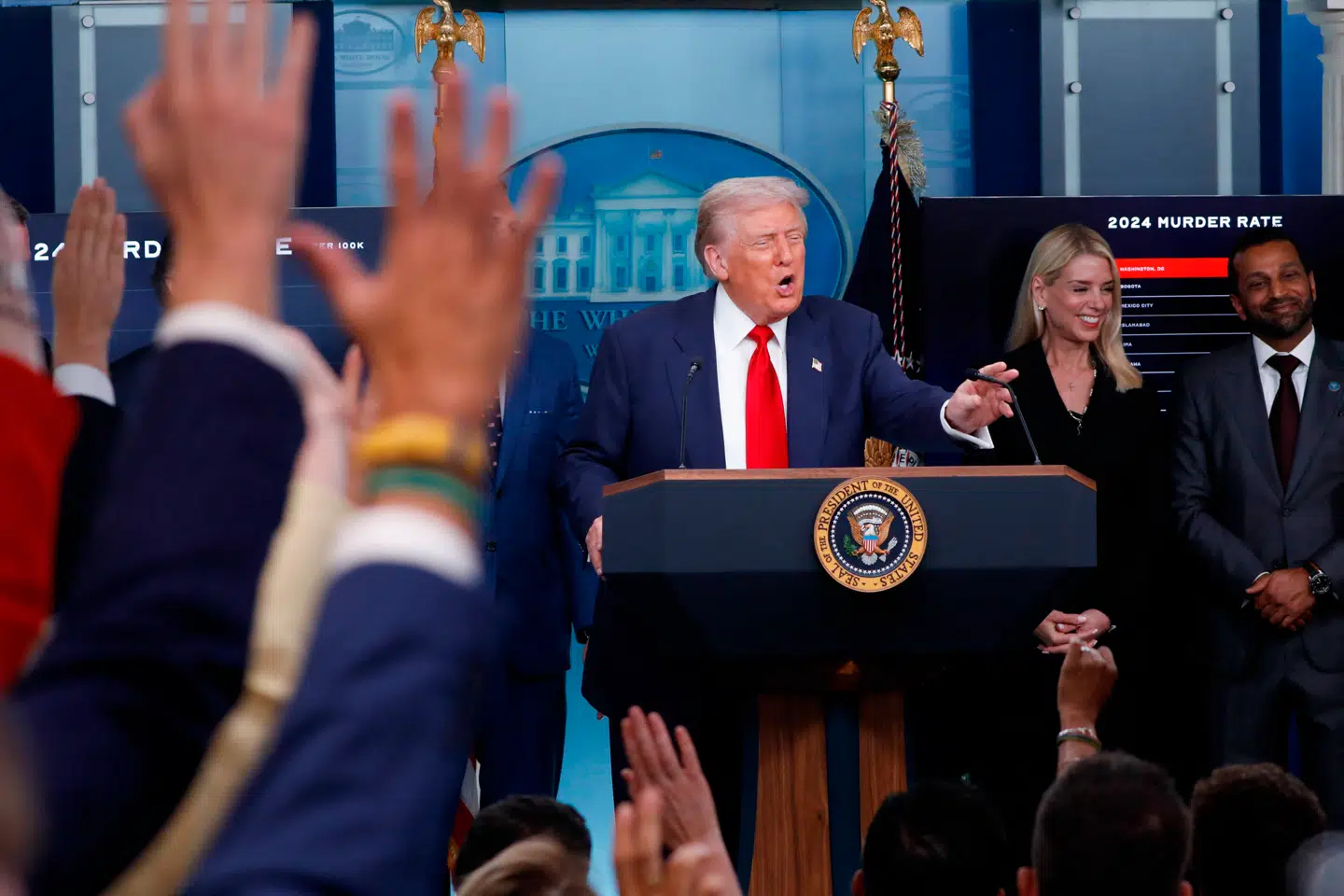 Præsident Trump har planer om at sige til den russiske præsident, Vladimir Putin, at han er »nødt« til at »afslutte« krigen i Ukraine.