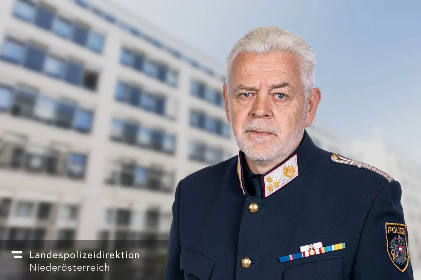 Chefpolitiinspektør Johann Baumschlager forklarer, at der er tale om en rumænsk familie med bopæl i Norge. Ikke en dansk familie.