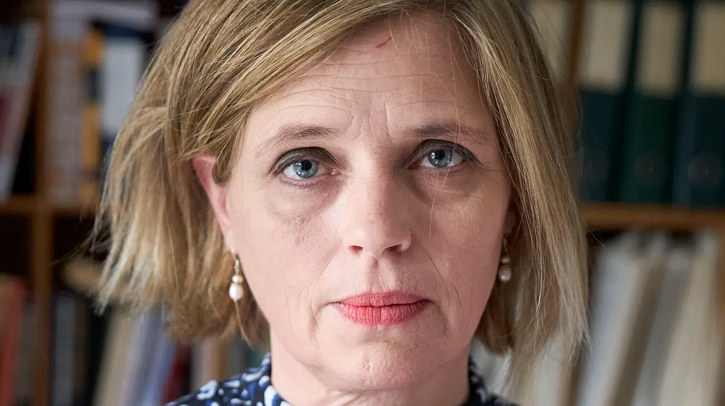 Katrine Winkel Holm kritiseret valget af Harald Toksværd til DRs talenthold. Hun mener, han har udtalt »modbydelige og perfide ting,« som han bør undskylde for offentligt.