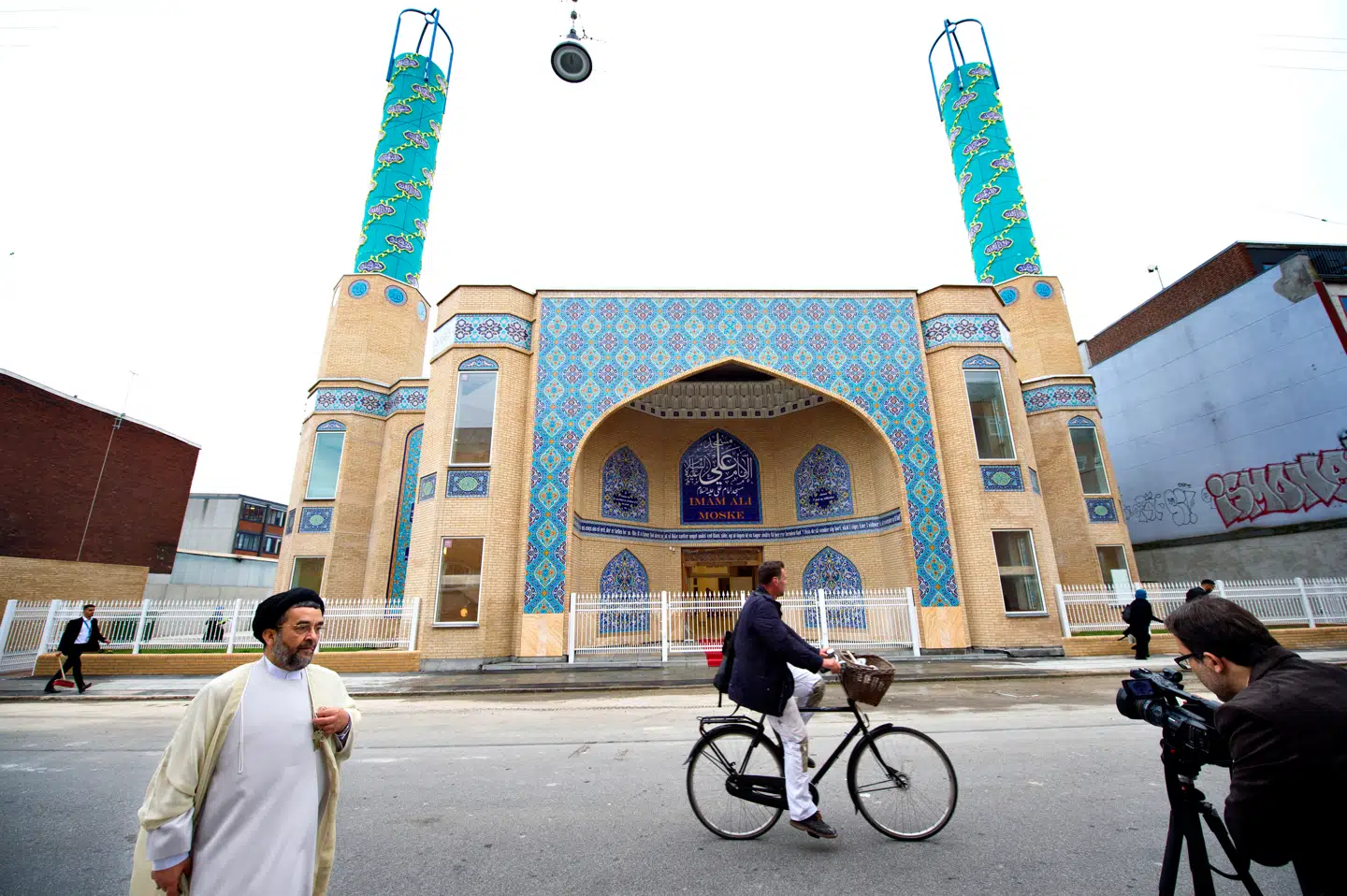 Nu kræver flere politikere, at Imam Ali Moskeen skal lukkes af myndighederne. På billedet ses moskeens formand og imam, Sayed Mohammed Mehdi Khademi, i 2015.