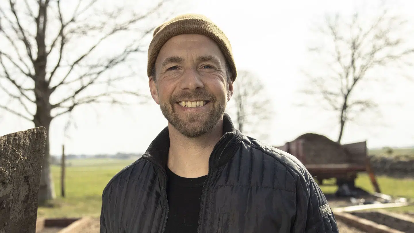 Søren Vester har blandt andet tidligere været vært på DR-programmet 'I hus til halsen', men fik siden sit eget program 'Søren Vesters have'.