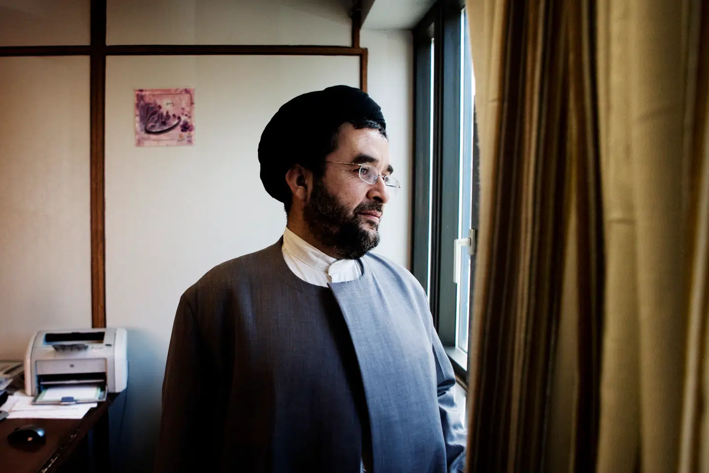 Nu kræver flere politikere, at Imam Ali Moskeen skal lukkes af myndighederne. På billedet ses moskeens formand og imam, Sayed Mohammed Mehdi Khademi, i 2009.