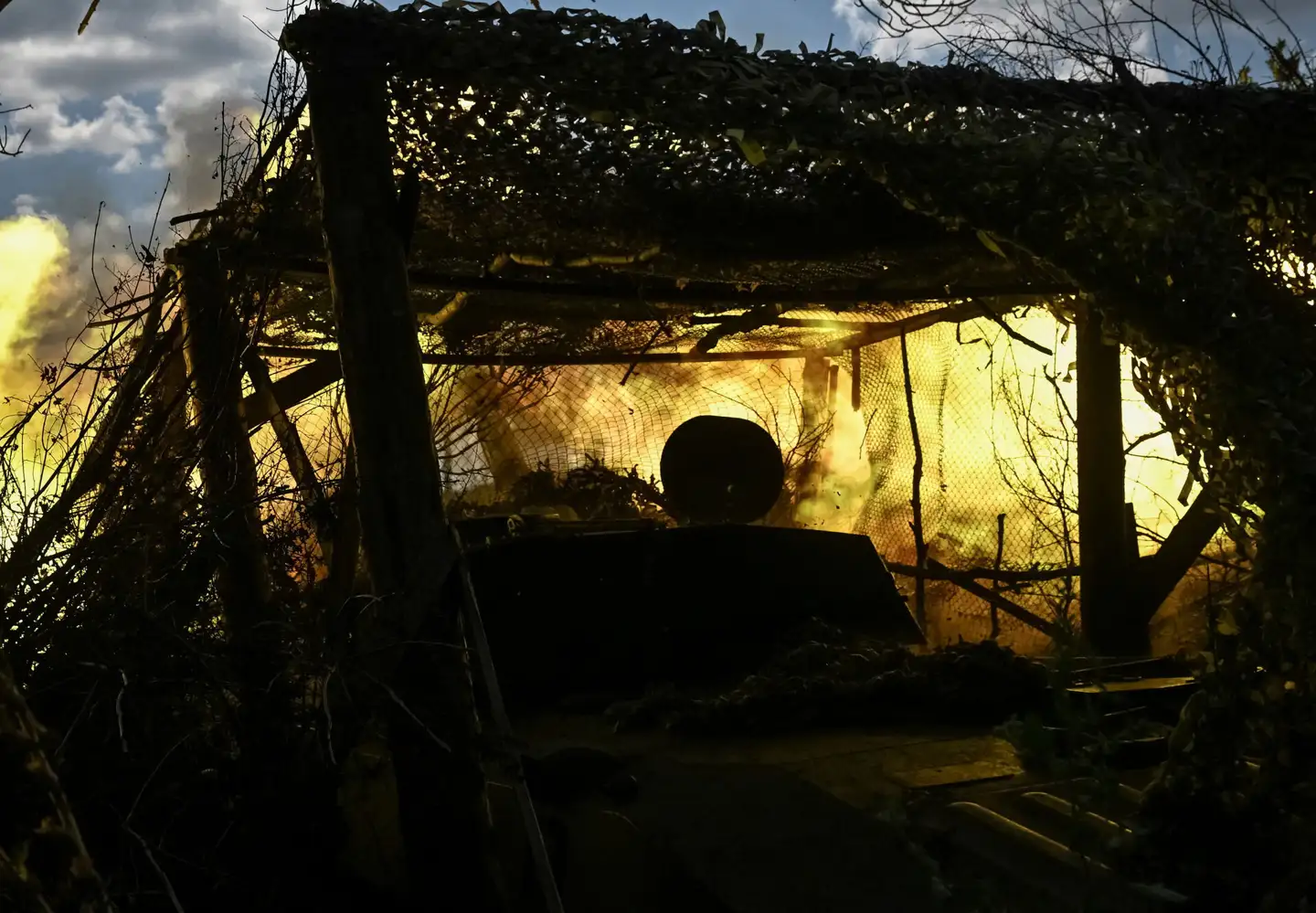 Den ukrainske militæranalytiske gruppe Deep State, som dagligt deler et kort over frontens bevægelser, skriver, at situationen nær Pokrovsk er »ret kaotisk«.