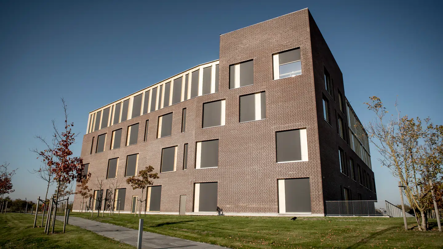 Voldtægtssagen mod den 56-årige mand skal afvikles her ved byretten i Roskilde.