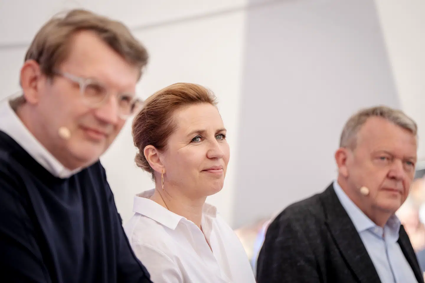 Hverken Norges statsminister, Jonas Gahr Støre, eller Høyres statsministerkandidat, Erna Solberg, ser en regering hen over midten for sig, når der er stortingsvalg i Norge 8. september.