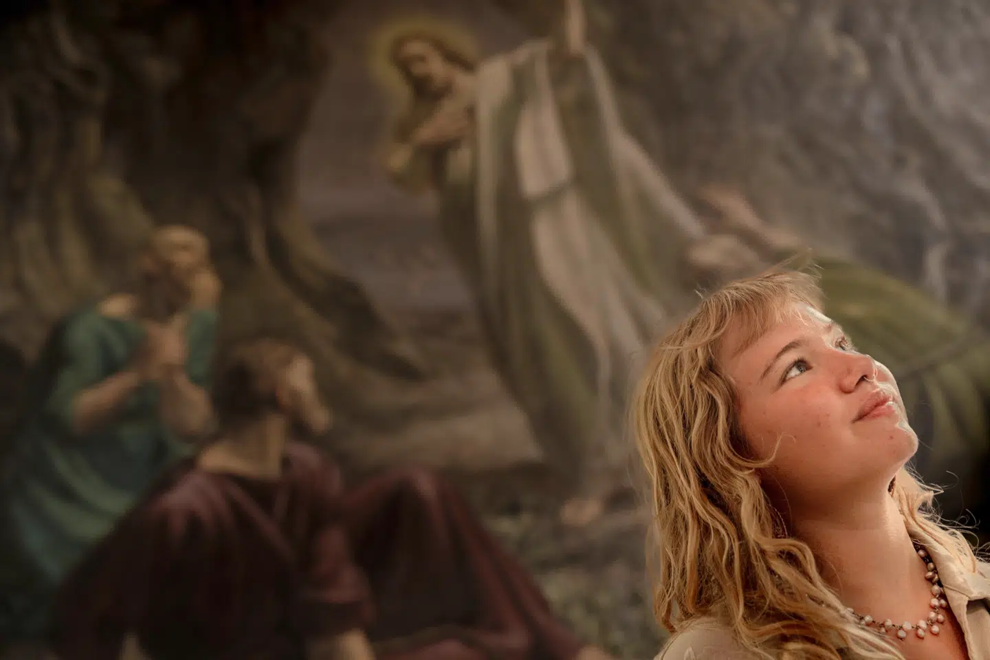 »Man vil gerne være et individ, mennesker husker. Men man vil også gerne gøre det inden for de rigtige rammer og den rigtige væremåde, siger 18-årige Hedvig Møller i Berlingskes nyhedspodcast »Pilestræde«. Man skal være spændende, »men inden for den rigtige måde at være spændende på«.