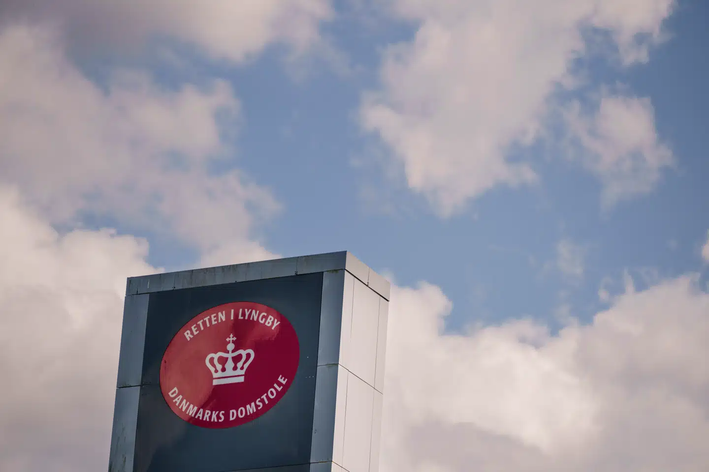 Kønsdebatten kører stadig på højtryk. Nu er der oven i købet en retssag i gang, om hvorvidt man bevidst må »fejlkønne« en transperson, skriver Jonas Schmidt i et læserbrev.