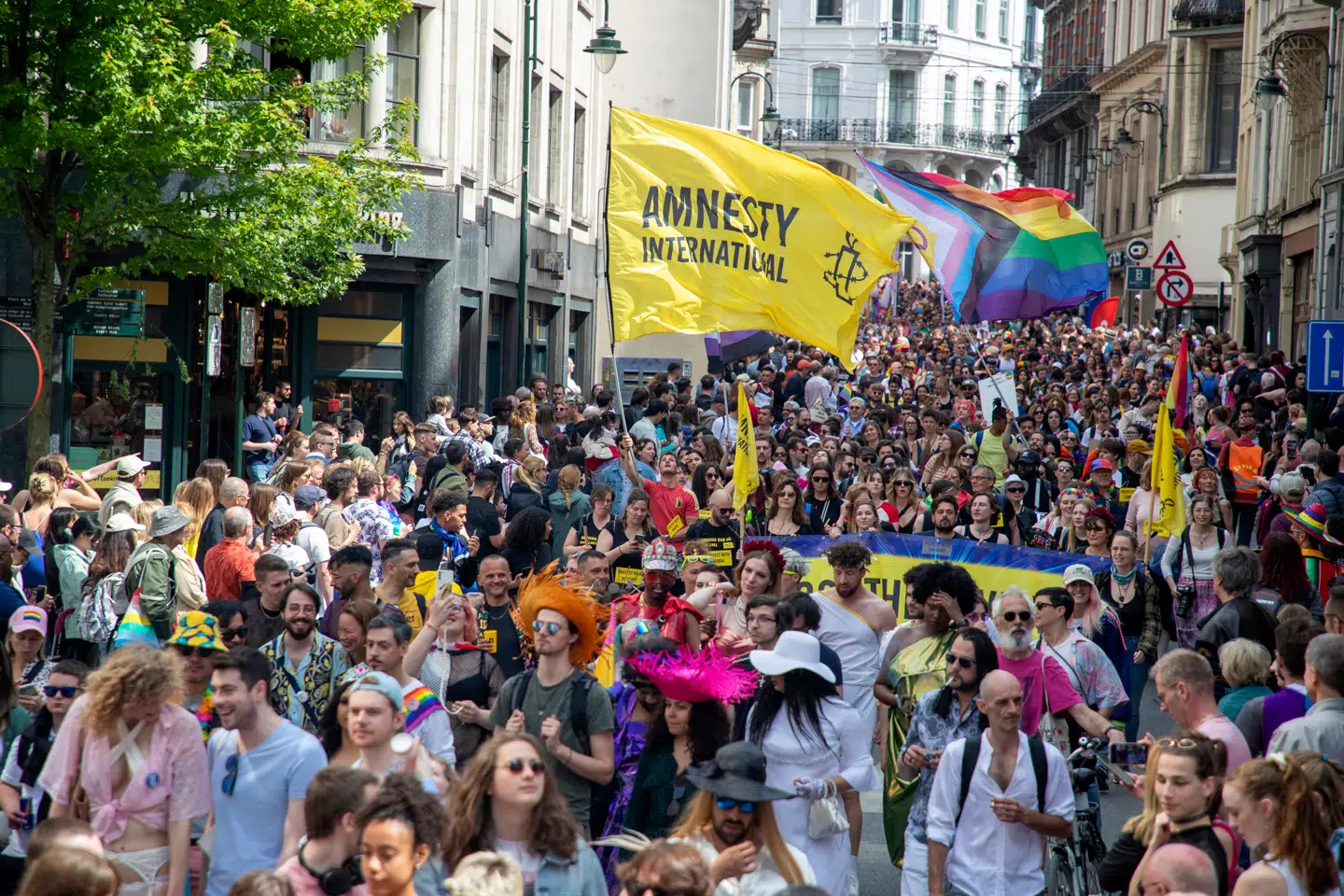 »Pride er fortsat væsentlig som protestbevægelse, og som civilsamfund og borgere skal vi gå forrest og kræve af magthavere, at de beskytter og opretholder de frihedsrettigheder, som vi ønsker at smykke os med udadtil,« skriver Amnesty.
