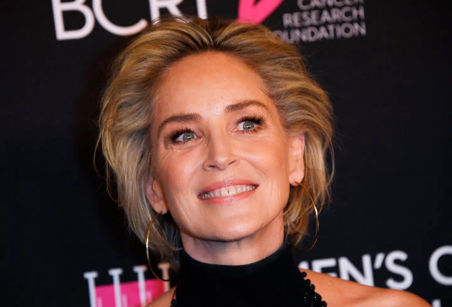 Sharon Stone er lige nu filmaktuel i »Nobody 2«, men der har ikke været mange roller til hende de seneste år. Det har hun selv et par forklaringer på. Og de handler om Hollywood. Her ses hun til et velgørenhedsarrangement i Beverly Hills.