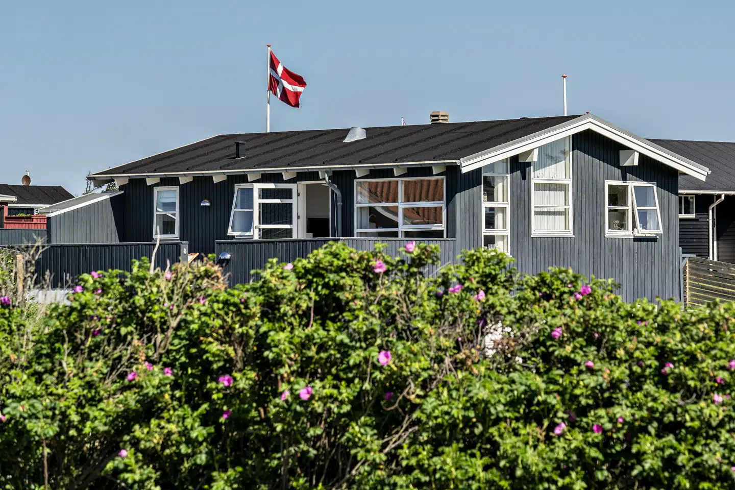 Der er betydelig forskel på, hvor meget et sommerhus i gennemsnit koster forskellige steder i landet. I Region Hovedstaden er de dyrest, mens de er billigst i Region Nordjylland. (Arkivfoto).