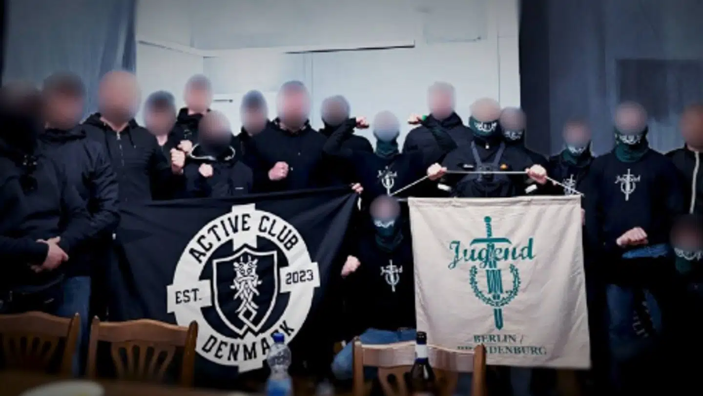 Her ses medlemmer af Active Club Denmark side om side med medlemmer af det højreekstreme parti Der Dritte Wegs ungdomsafdeling.