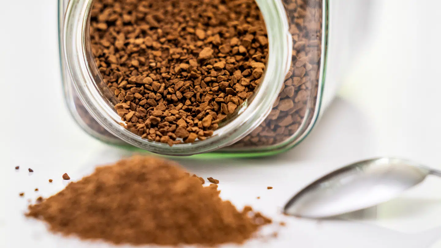 Kaffepriserne er steget heftigt det seneste år, og i det nye Costco i Mamø, er der lige nu mange penge at spare.