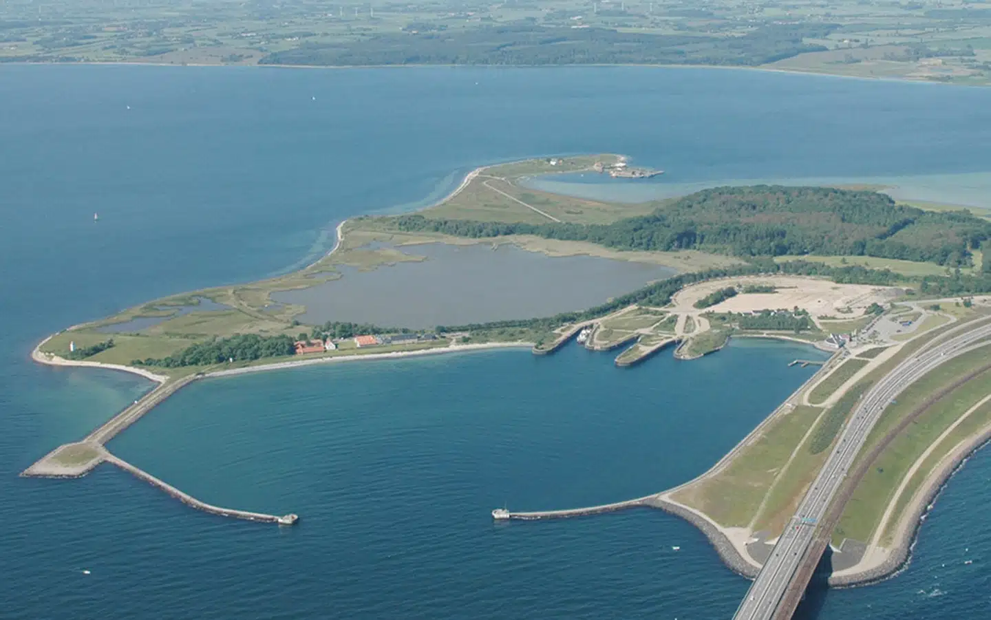 Her er Knudshoved Havn set fra oven.
