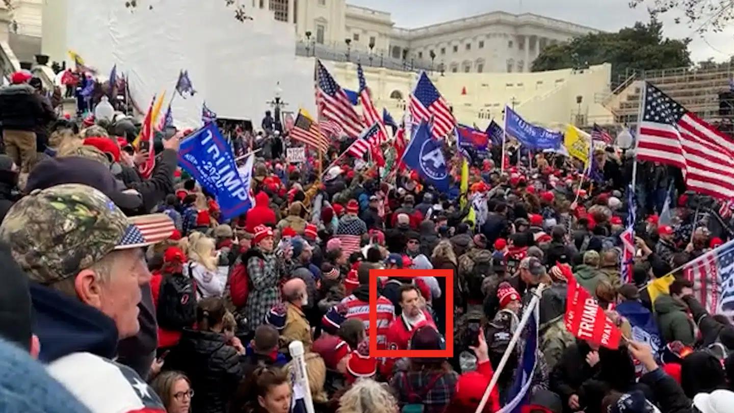 E.J. Antoni ses her udenfor kongresbygningen 6. januar 2021.