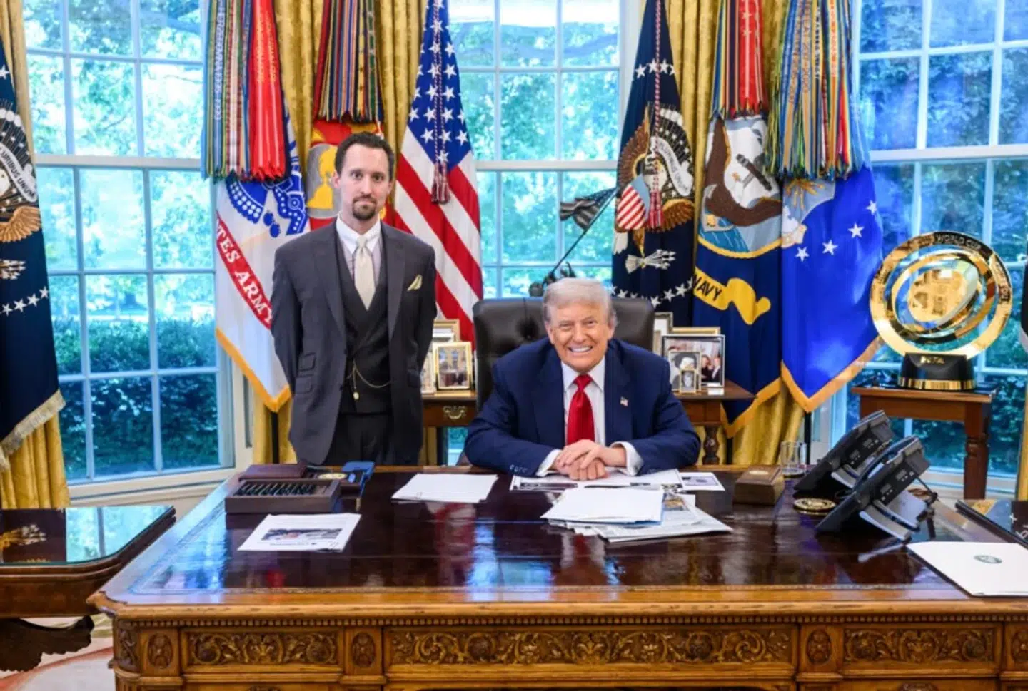 Flere eksperter har kaldt E.J. Antoni ukvalificeret til at varetage jobbet som ansvarlig for BLS.