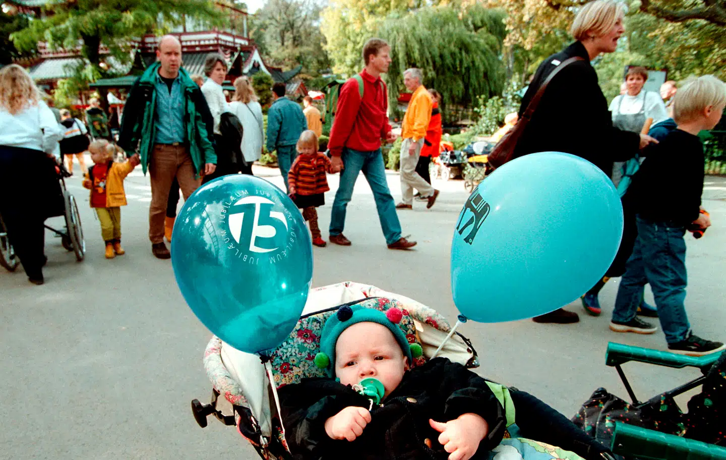 At Novo Nordisk er et dejligt sted at arbejde, må være en af dansk erhvervslivs mest etablerede sandheder. Her har medicinalvirksomheden købt Tivoli til alle sine medarbejdere for en dag i forbindelse med 75-års jubilæet i 1998.