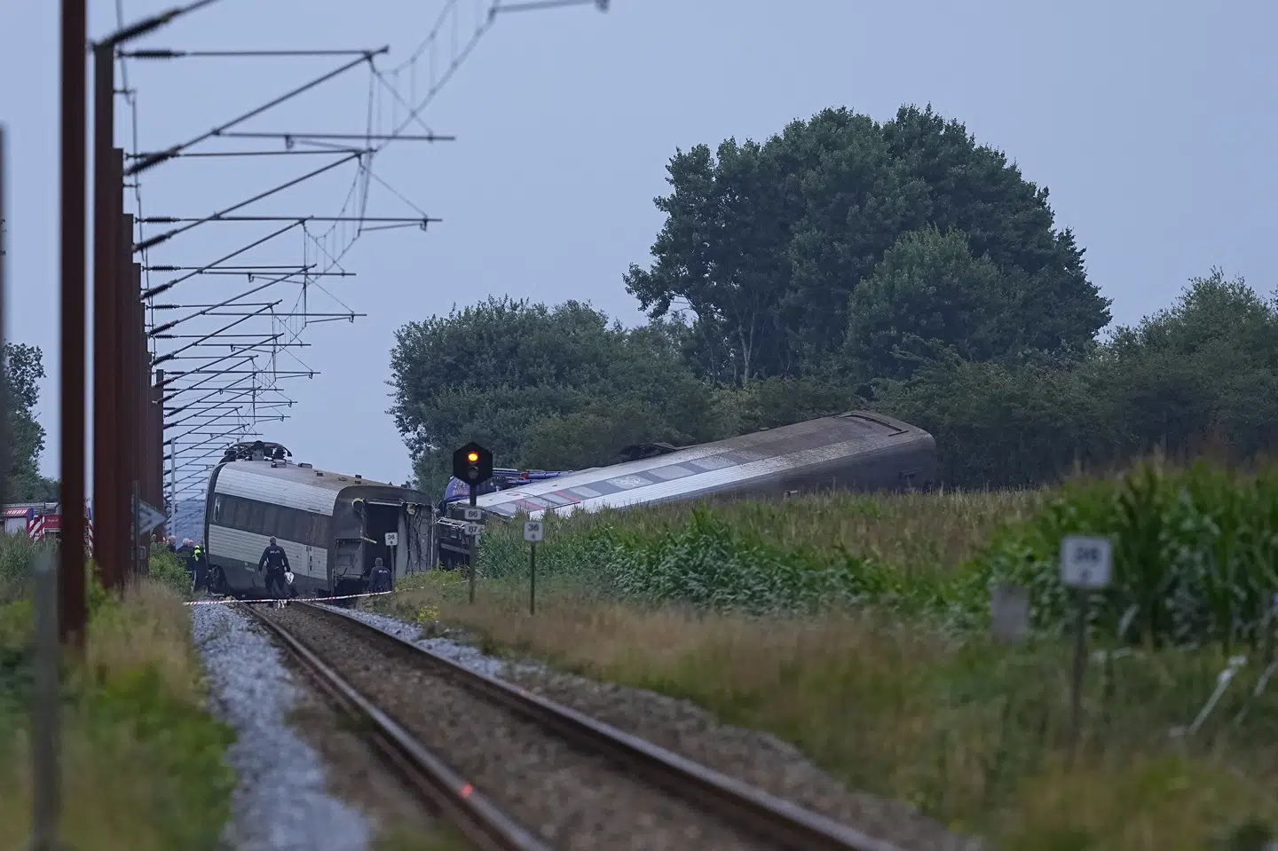 Et passagertog på vej fra København til Sønderborg blev afsporet tæt på Kliplev. En person er efterfølgende blevet erklæret død. Flere er meldt kvæstede.