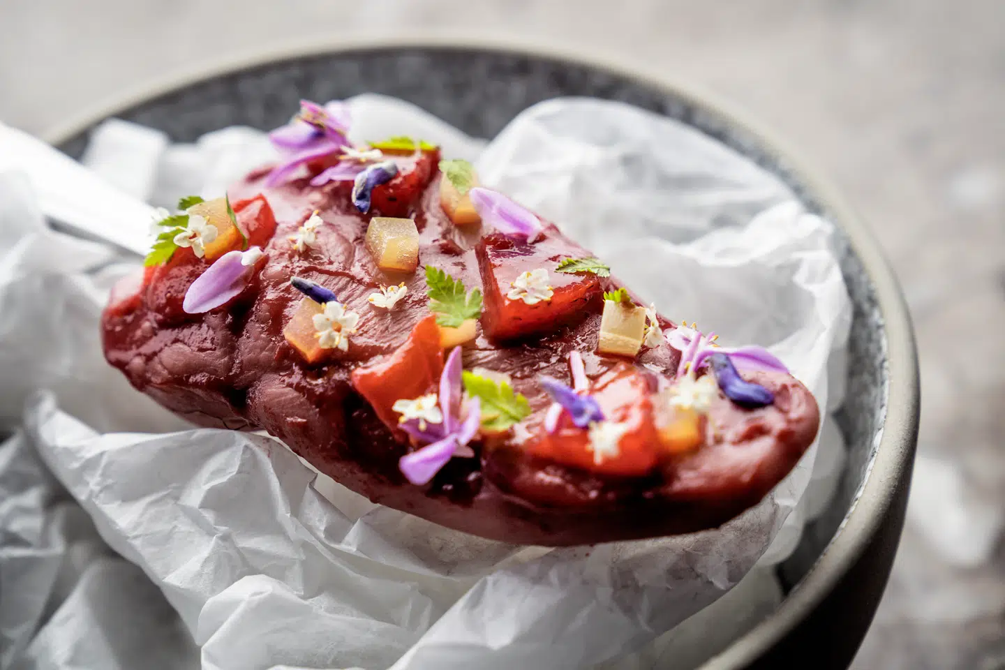 »Tungen« på Alchemist. Restauranten tiltrækker turister fra hele verden. Forleden spiste superstjernerne Leonardo DiCaprio og Tobey Maguire der.