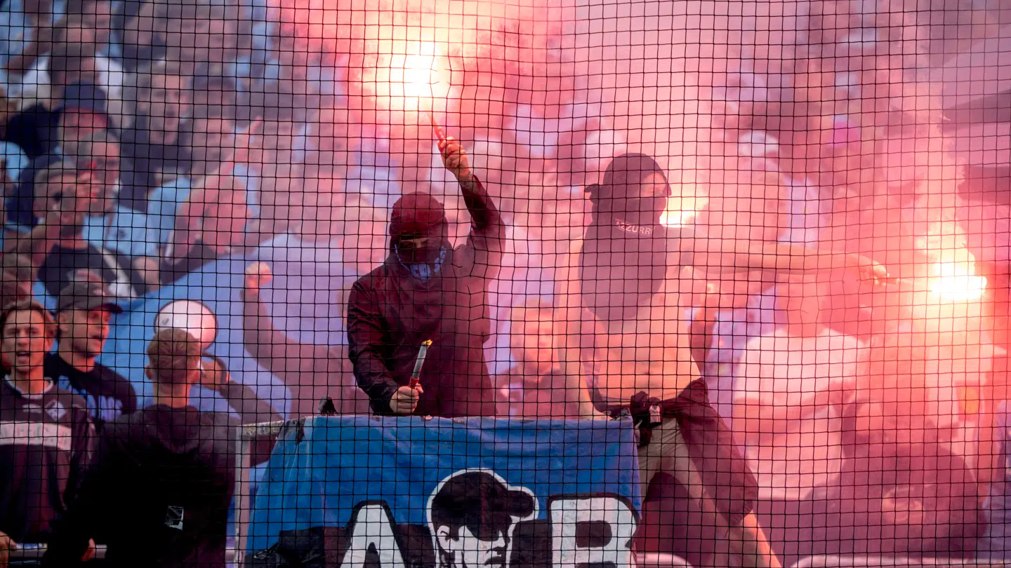 Randers FCs fans brænder pyro af under opgøret mod AGF, og det blev dråben for klubben.