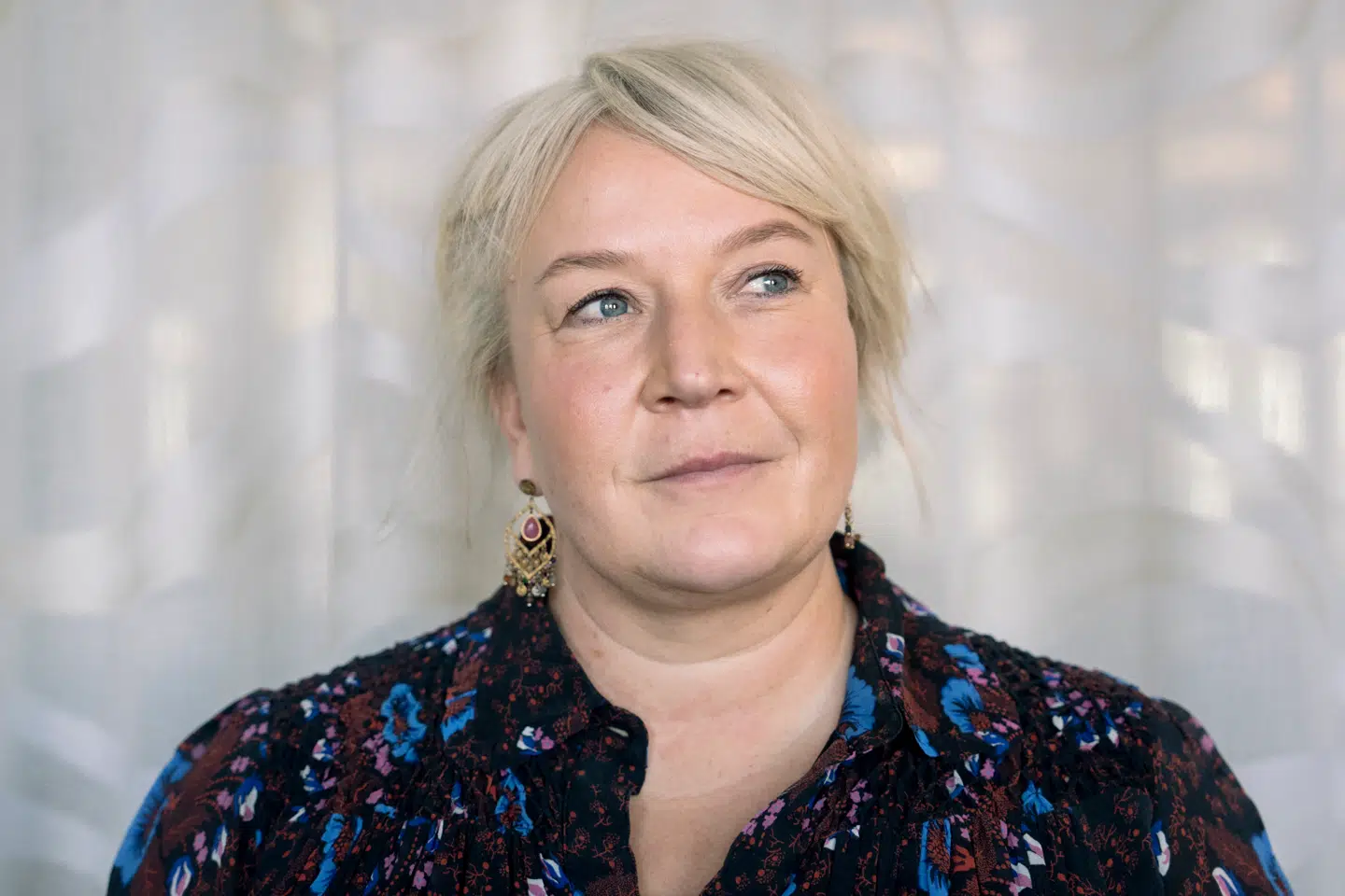 Uddannelses- og forskningsminister Christina Egelund er lige nu i gang med at undersøge, om der er tale om misbrug af studievisum-ordningerne, når antallet af studerende fra Bangladesh på det seneste er eksploderet. Det kan kun gå for langsomt med at få lukket det smuthul, som de studerende bruger, skriver Amalie Lyhne i denne leder.