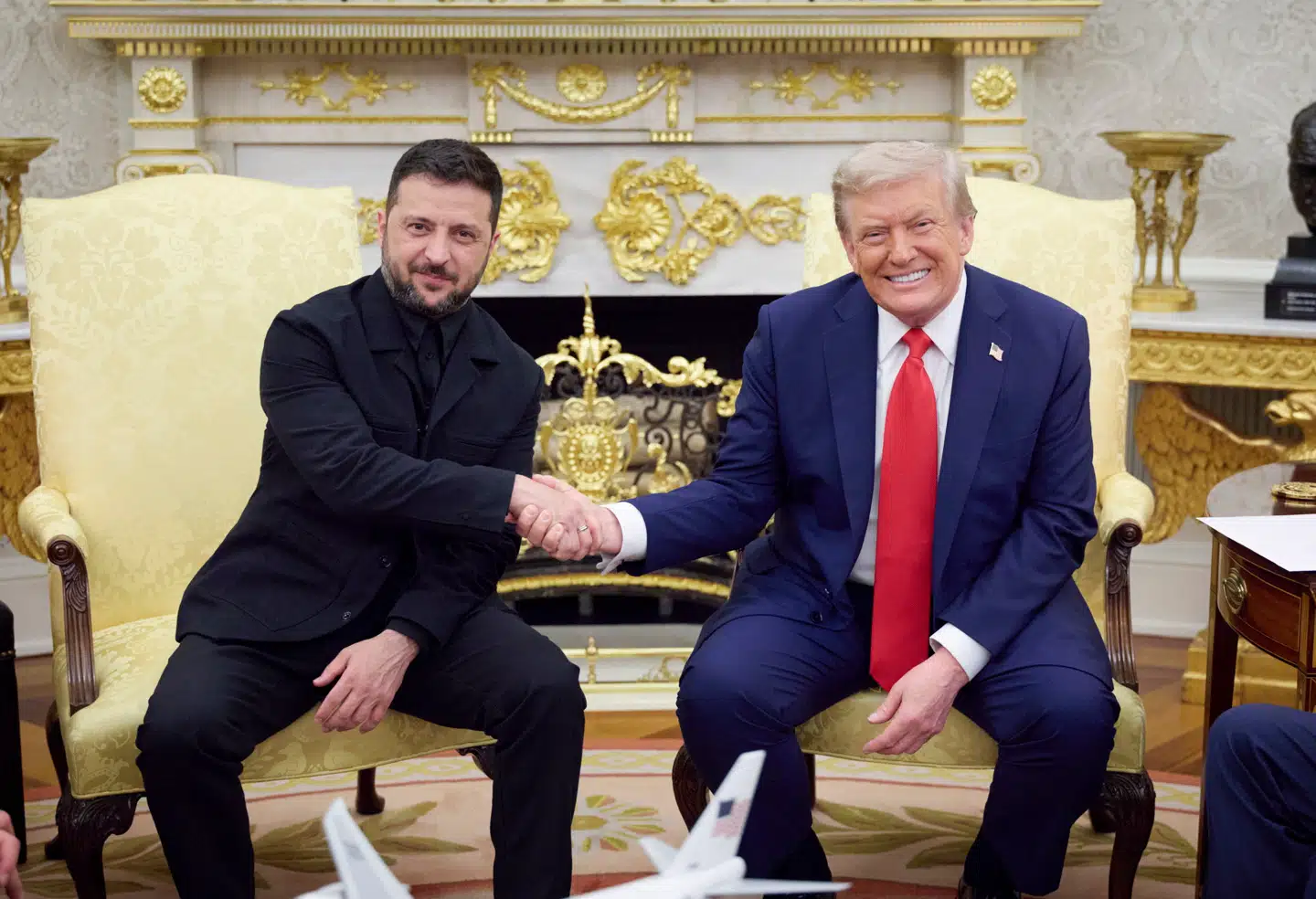 Anden gang Zelenskyj besøgte Trump i Det Hvide Hus, fik han et bredt smil, et fast håndtryk og løfter om et møde med Putin.