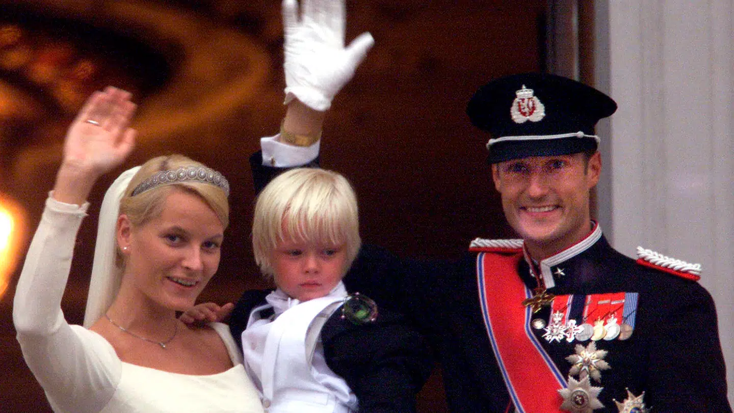 Sådan så det ud, da Mette-Marit i 2001 blev kronprinsesse, og hendes lille søn, Marius, blev en del af den kongelige familie.