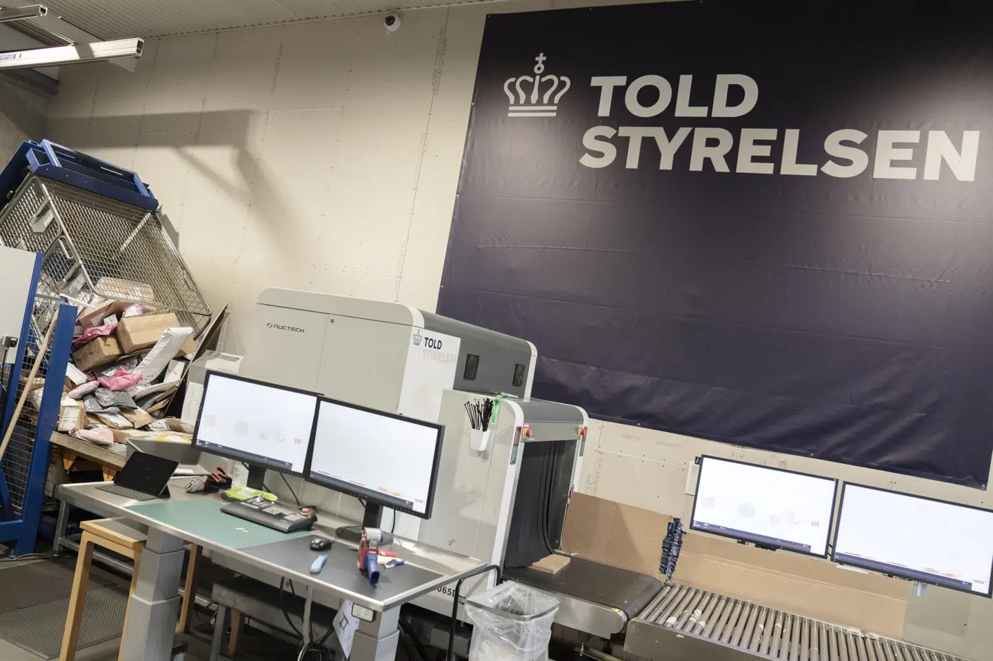 Fire personer forsøgte at smugle 304.000 cigaretter ind over grænsen, da de landede med 15 kufferter i Københavns Lufthavn. (Arkivfoto).