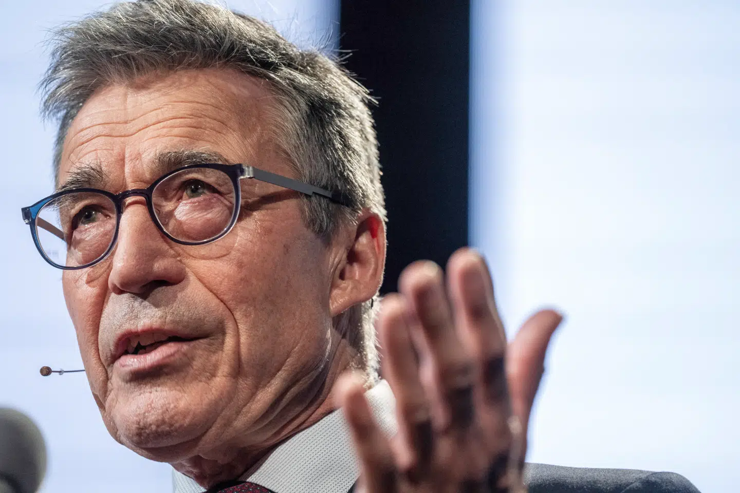 Anders Fogh Rasmussen på scenen til Copenhagen Democracy Summit I Skuespilhuset tidligere i år.