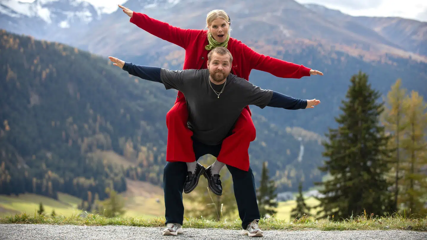 Værter på 'Hotel Romantik' var Sofie Linde og Joakim Ingversen.