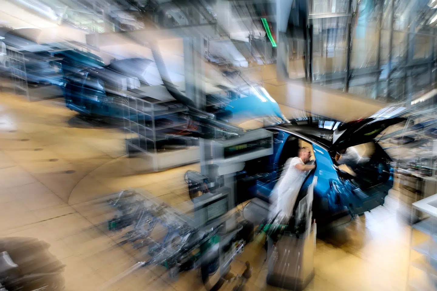 Mod betaling kan bilproducenten åbne for ekstra funktioner som flere hestekræfter i den bil, der allerede er blevet købt og betalt. Her gøres Volkswagens ID.3-elbiler færdige på fabrikken i Dresden i Tyskland.