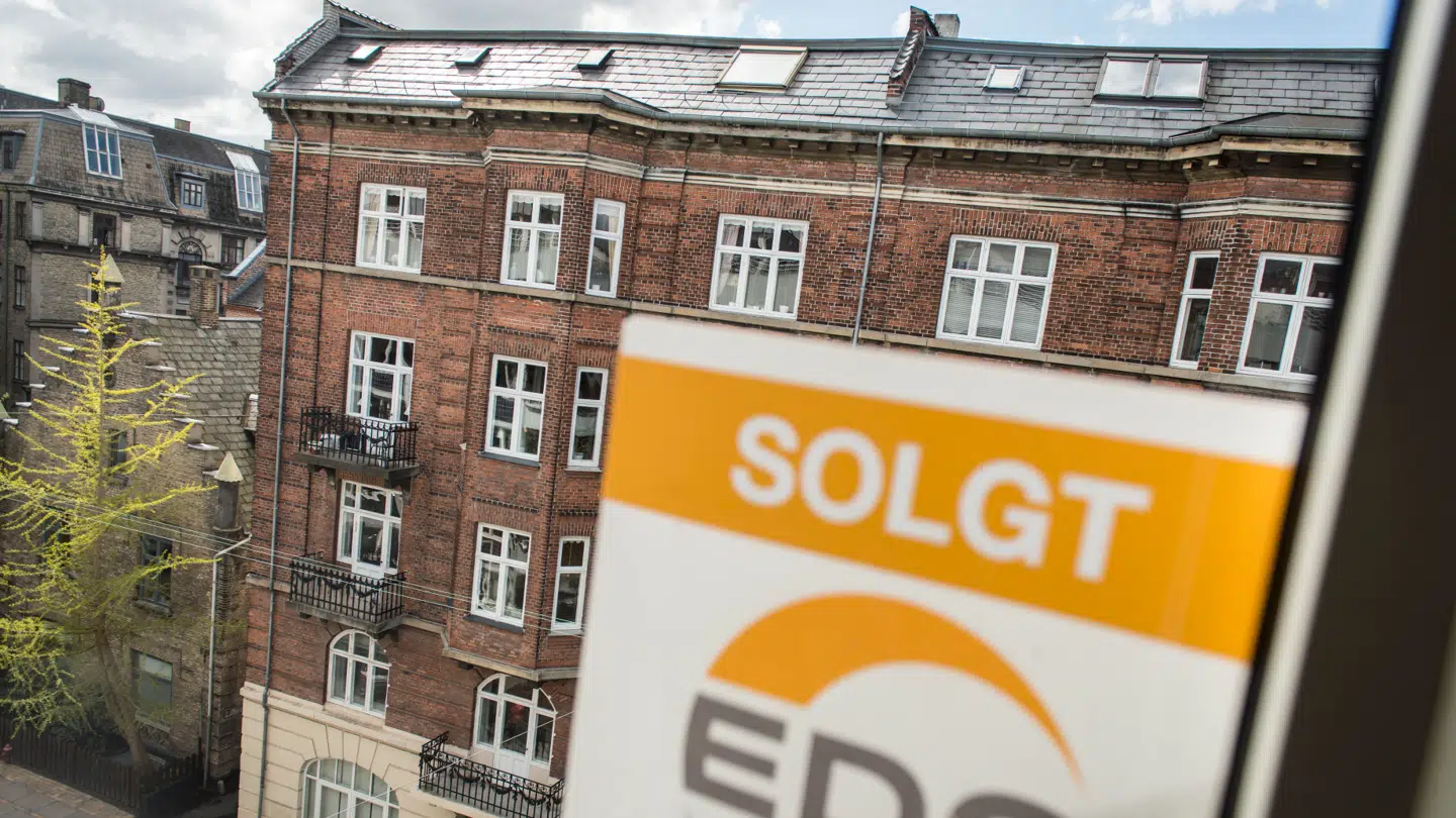 Køberne har ikke meget at vælge imellem på det københavnske boligmarked, og det presser priserne i vejret.