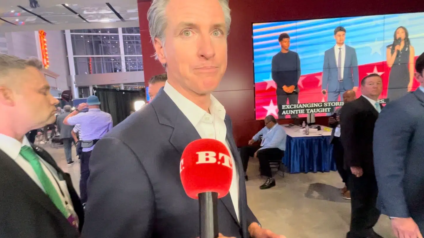 B.T. mødte Gavin Newsom ved det demokratiske partikonvent sidste sommer. Allerede her var guvernøren en stor stjerne i partiet. Nu er han ved at blive det på landsplan.