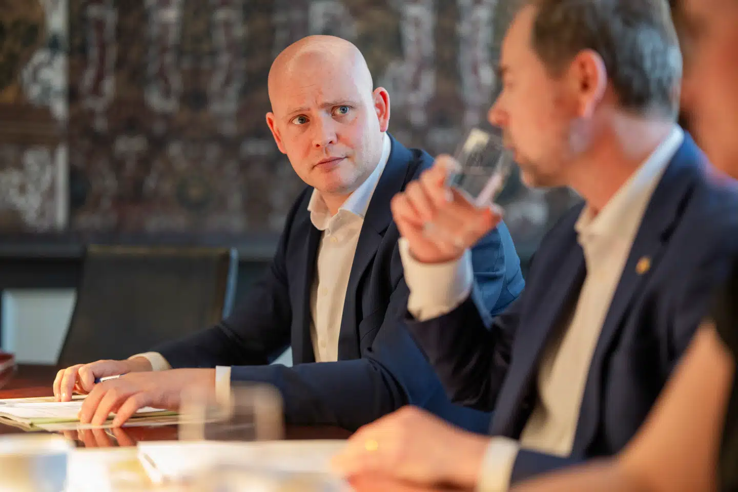 Kulturminister Jakob Engel-Schmidt er stolt over, at han har sikret millioner på regeringens finanslovsforslag til at fjerne moms på bøger. Men det velmente forsøg på at løse læsekrisen risikerer at åbne en politisk diskussion om moms, der fører til mere bureaukrati, skriver Jacob Rosenkrands i denne leder.