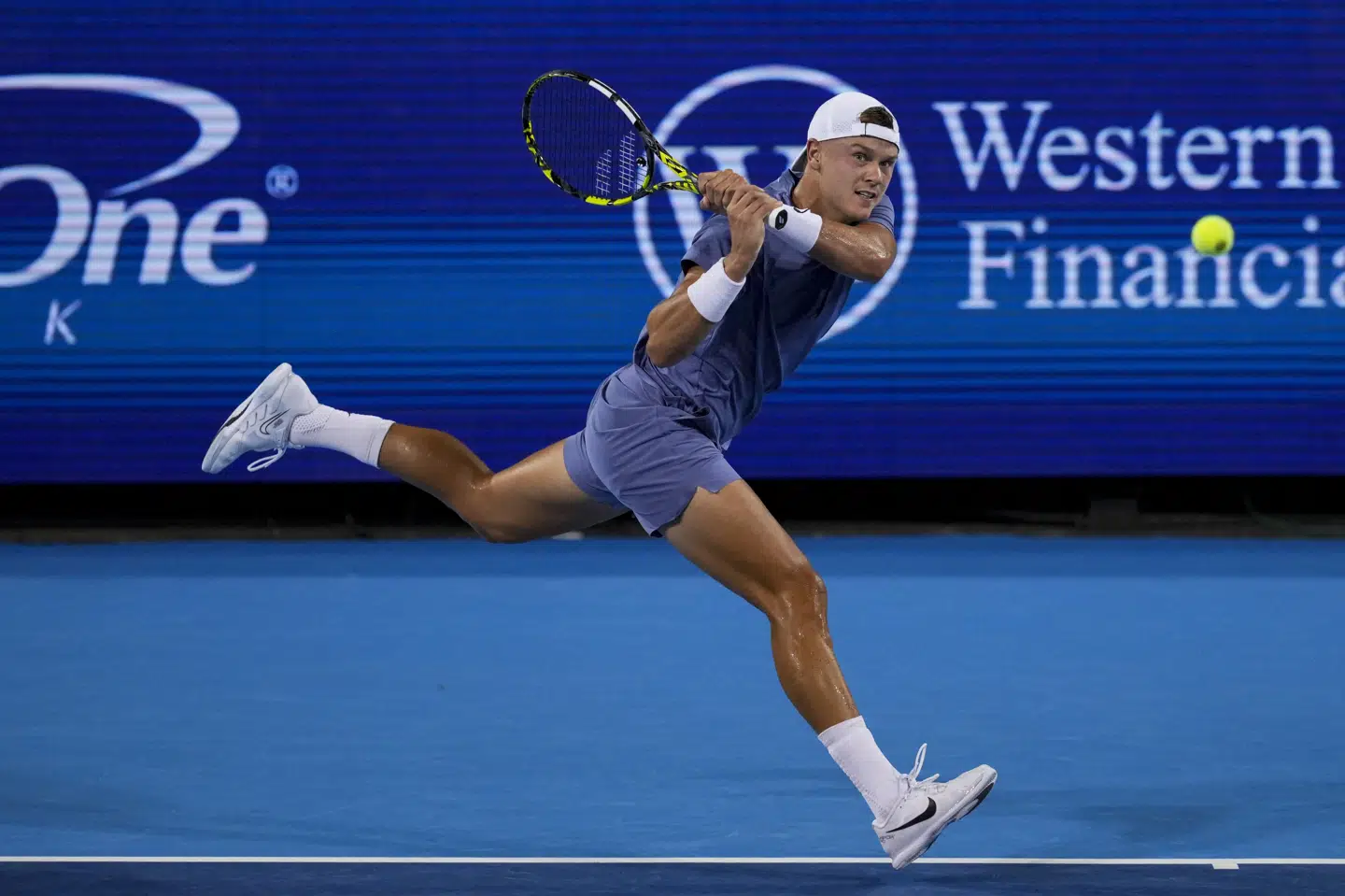 Holger Rune fører den indbyrdes statistik mod Botic van de Zandschulp med 2-0. (Arkivfoto).