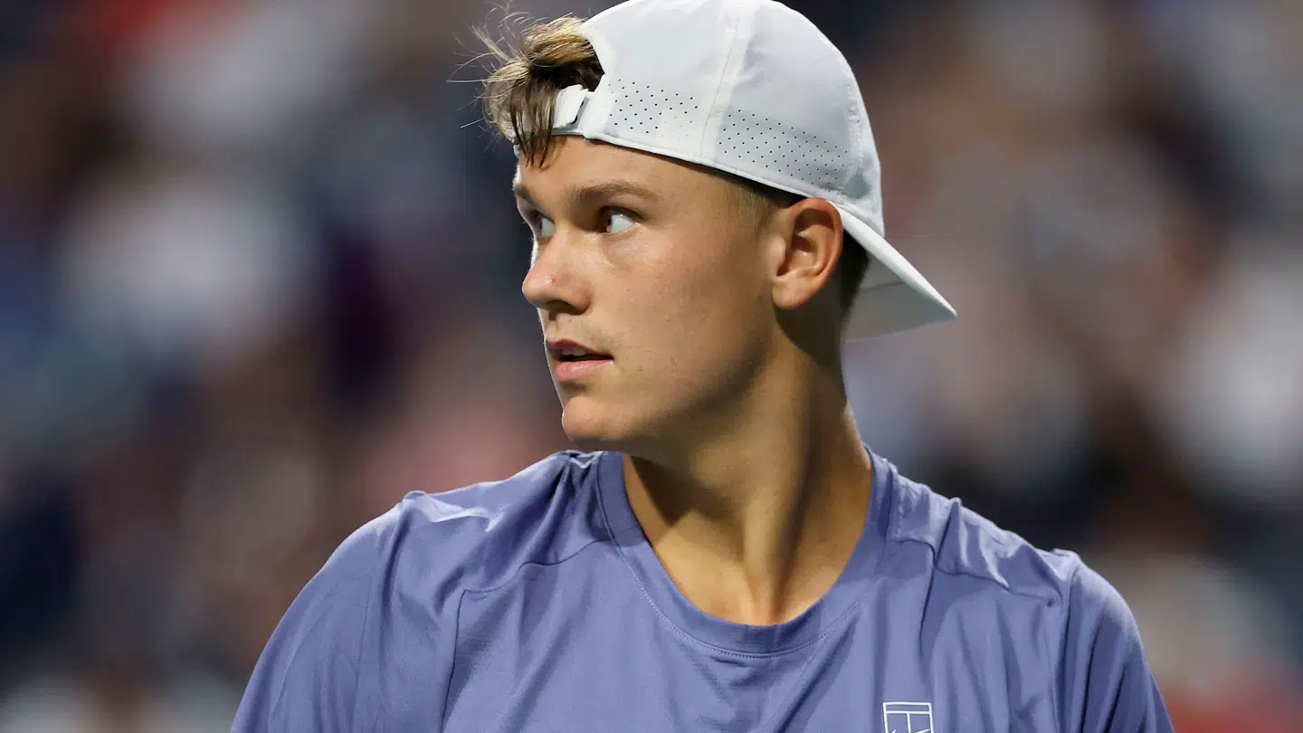 Sponsorer står i kø for at få fingrene i danskerens underskrift.