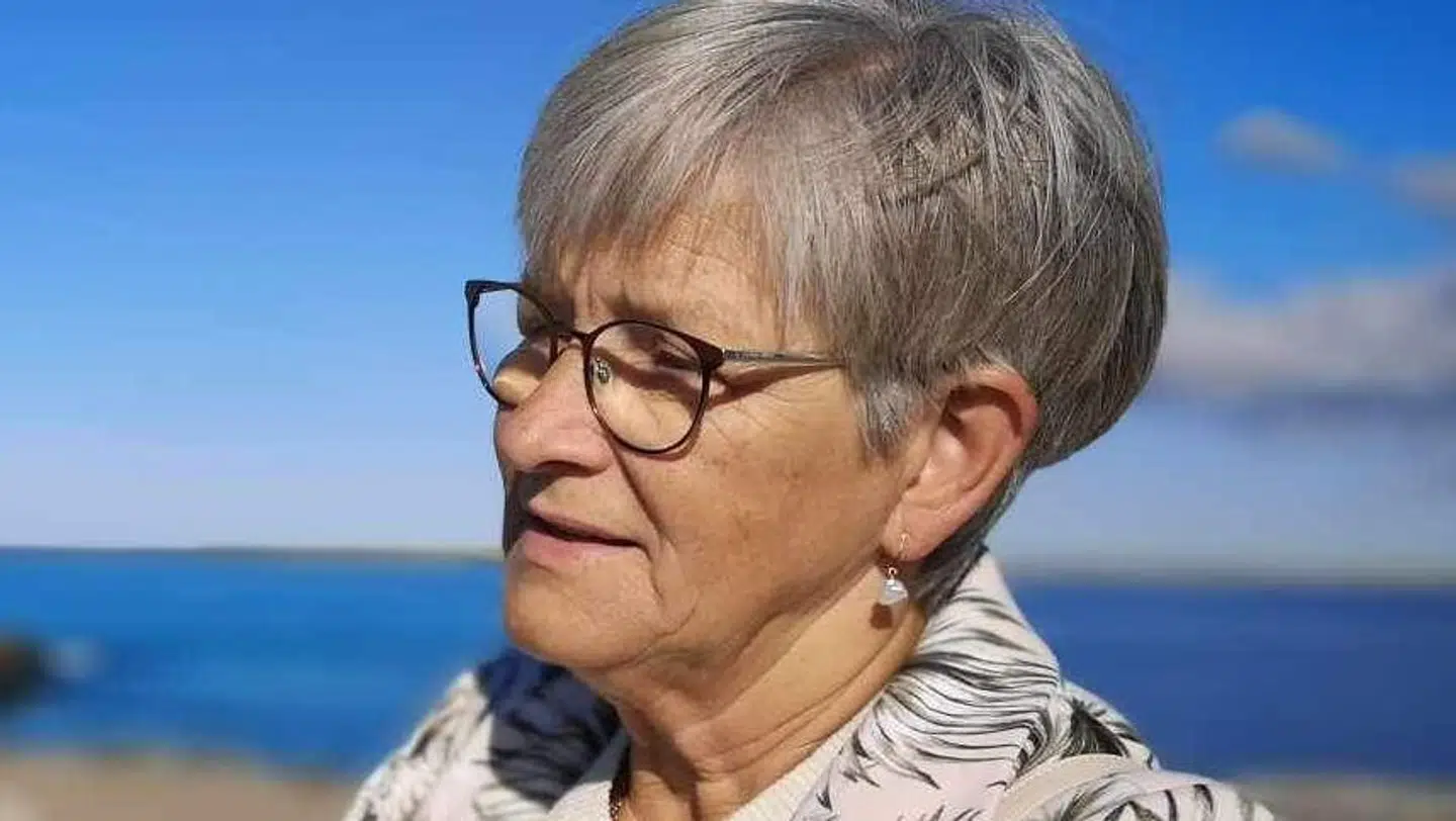 Britta Buhl er lettet over, at manden, der er tiltalt for at have kørt hendes søn ihjel i 2019, endelig er blevet udleveret til Danmark.