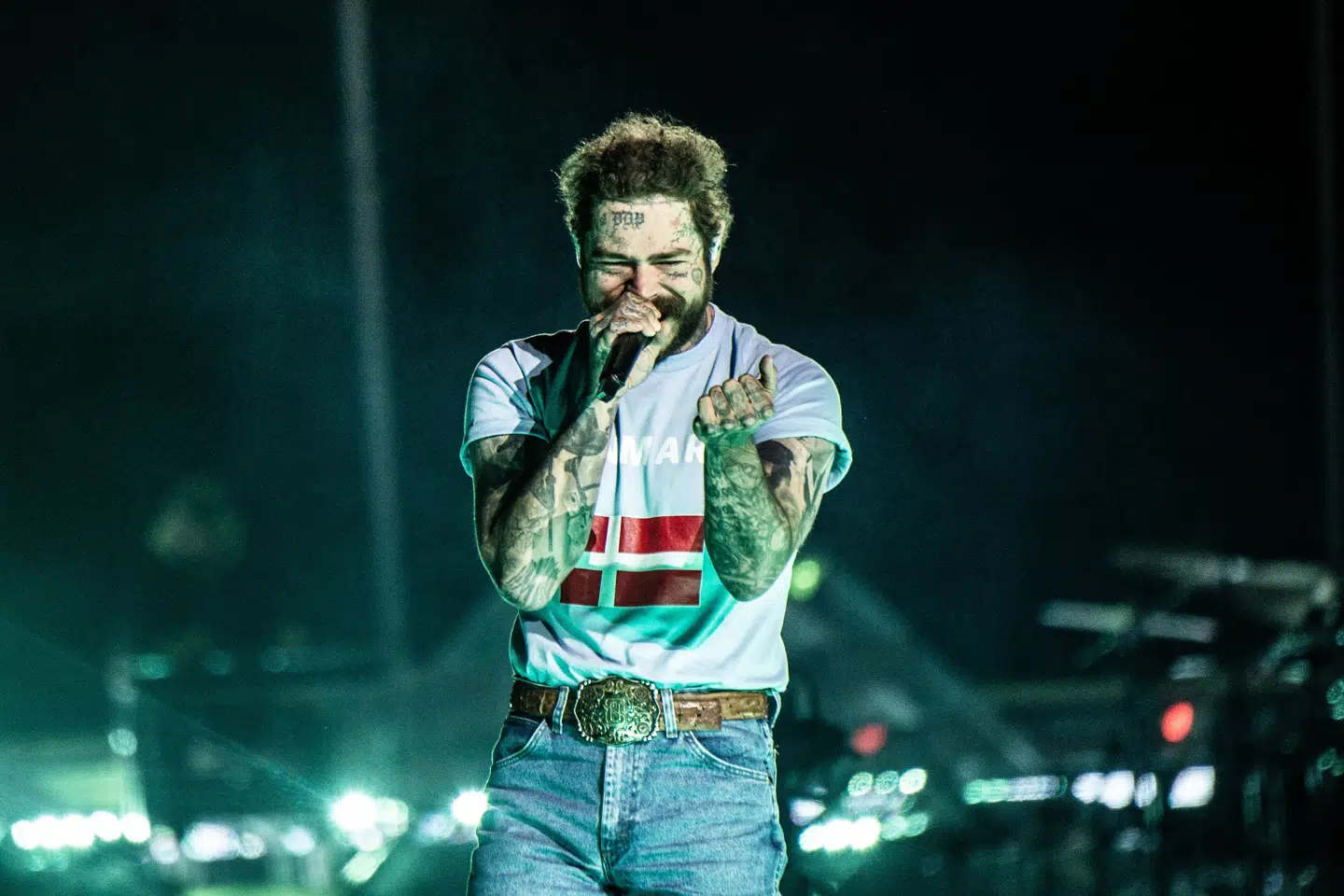 Post Malone havde til sin koncert i Horsens iført sig en T-shirt med Dannebrog og Denmark på.