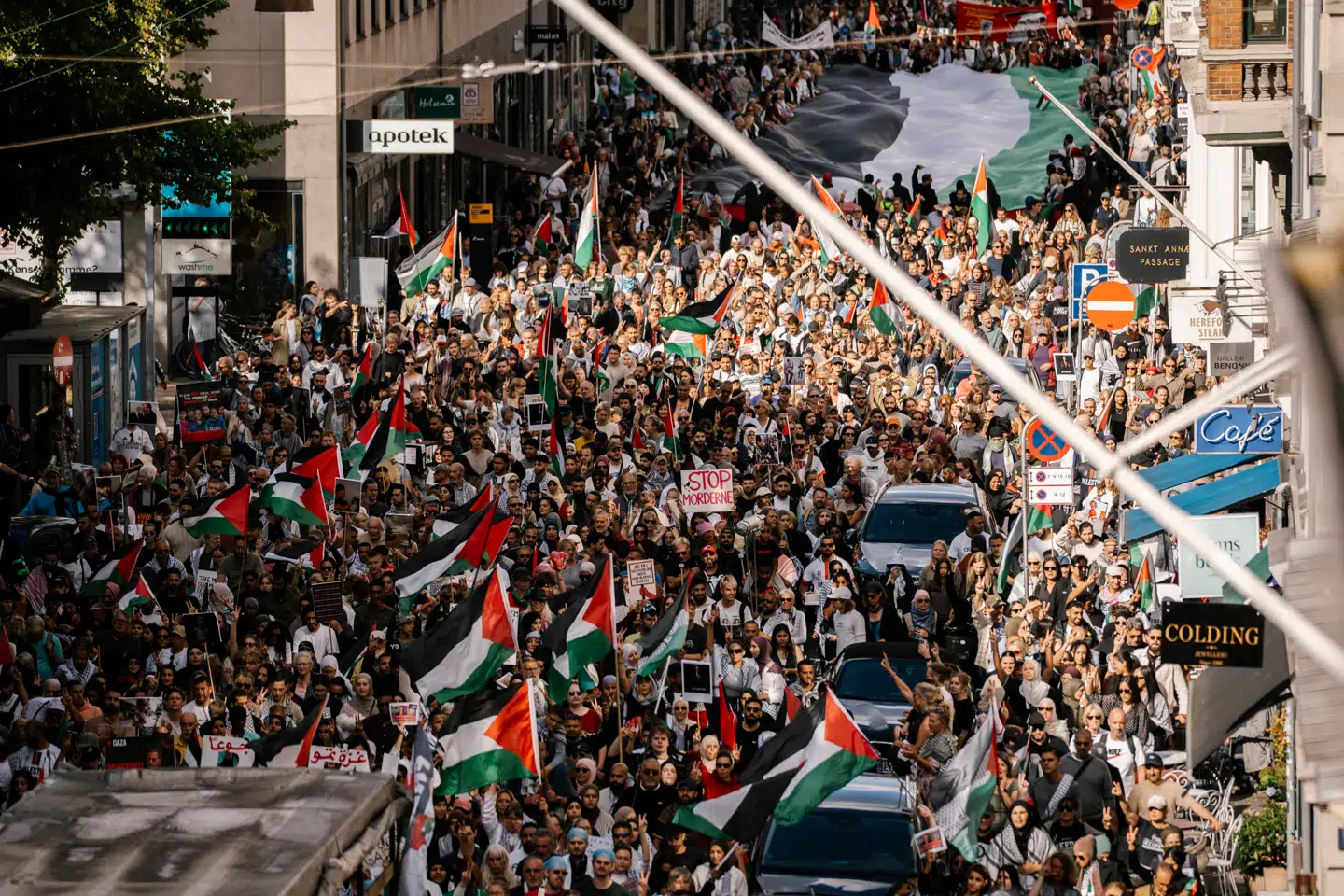 »Krigen i Ukraine er ellers uendeligt meget vigtigere og farligere for os end krigen i Gaza. Hvor er protesterne over de mange tusinde civile ofre i Ukraine?« spørger Nikolaj Bøgh i denne kommentar.