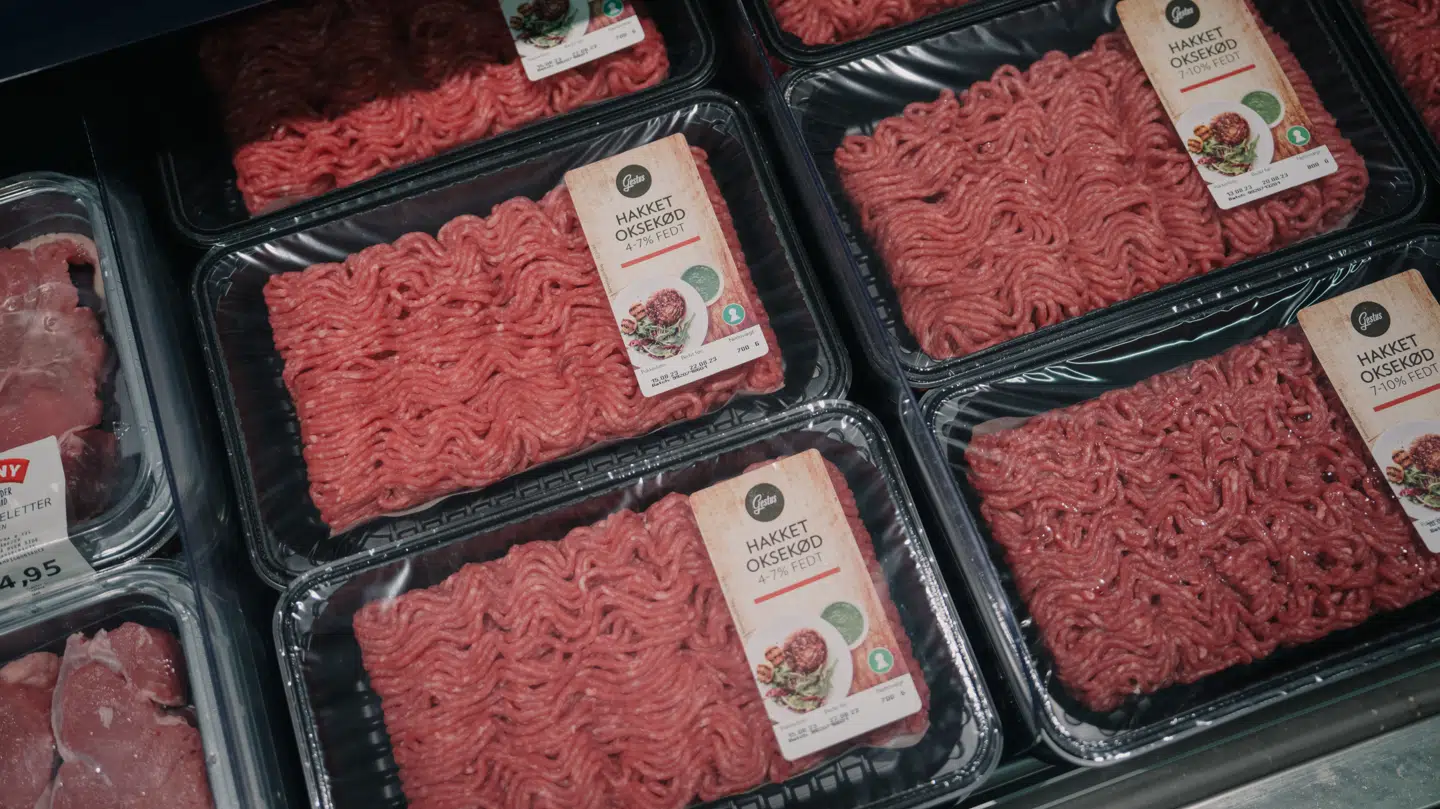 Kødgiganten Danish Crown kommer med flere grunde til, at prisen for oksekød på kort tid er steget heftigt i Danmark.
