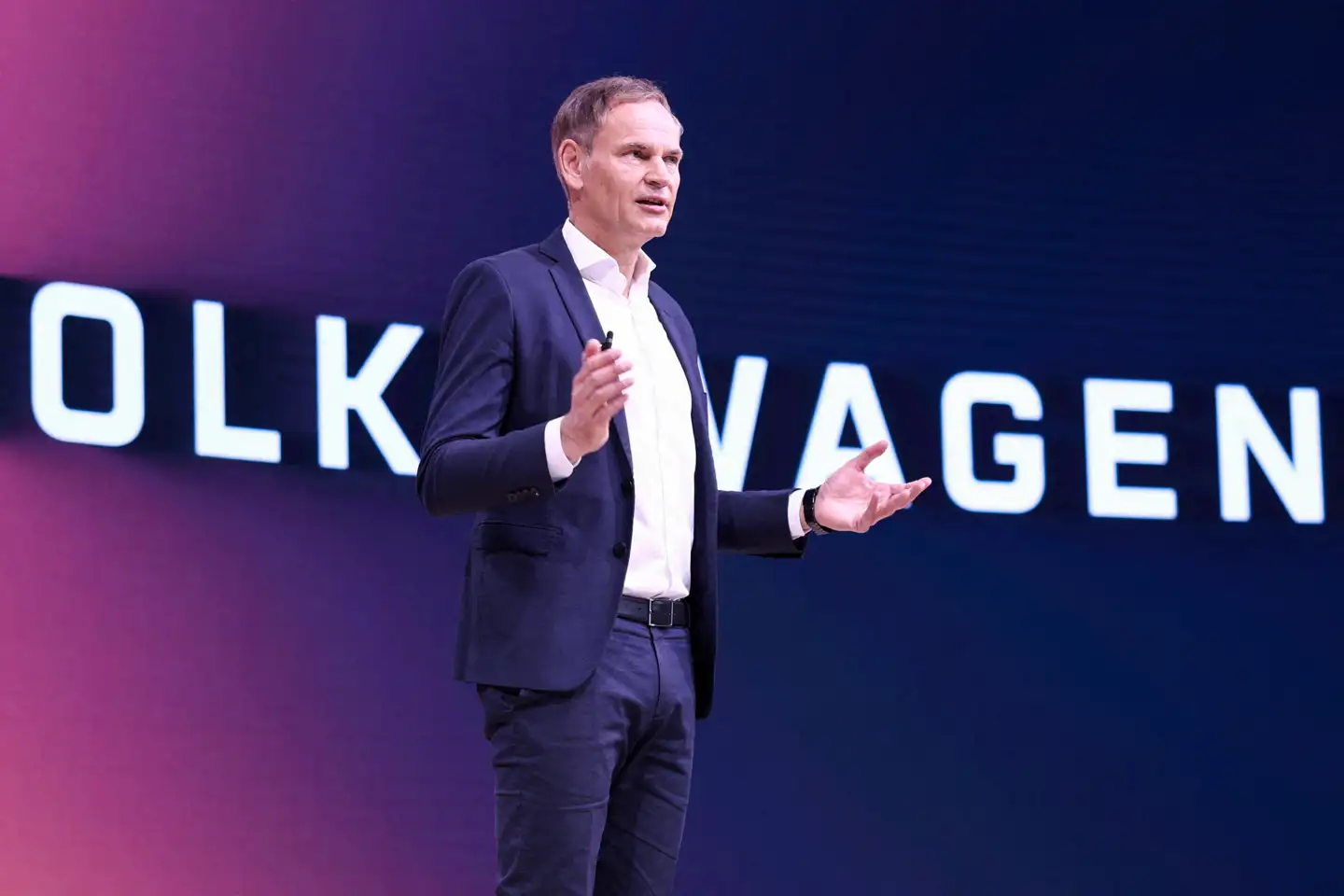 Topchef for Volkswagen-koncernen Oliver Blume forsøger i fuld hast at få den tyske bilgigant helt til tops. Om få uger lanceres de nye elbilmodeller, som skal bidrage til succesen.